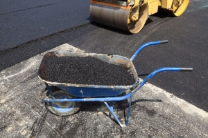 Ямочный ремонт дороги. Традиционные и новые методы